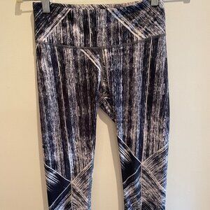 Lululemon Black and White Cropped Leggings